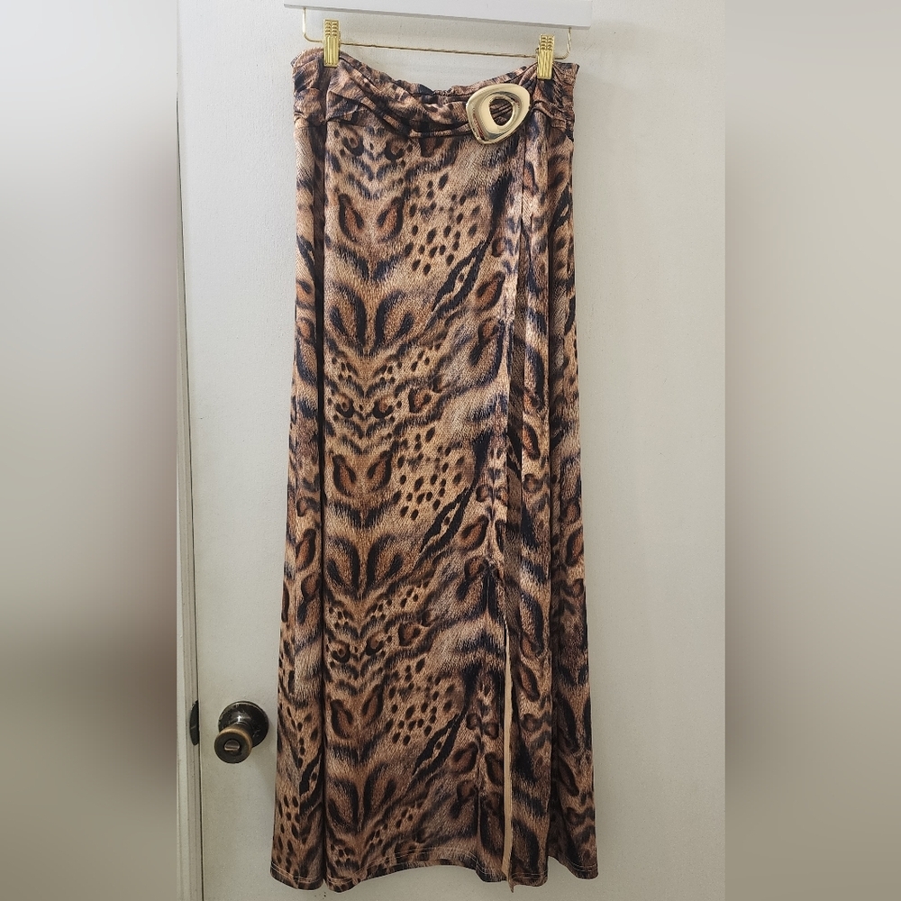 Runaway The Label Leopard Print Women's Skirt, Size Small.